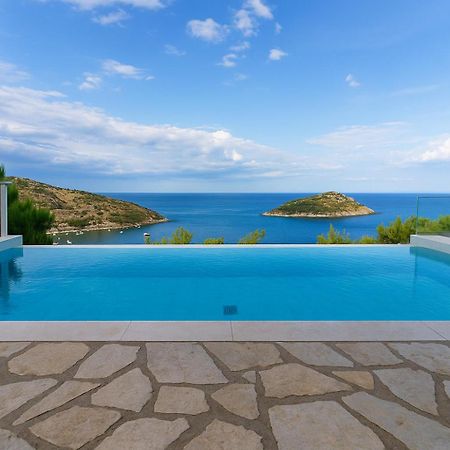 Coastal Paradise Found - Komis' Private Pool Retreat آغيوس نيكولاوس المظهر الخارجي الصورة
