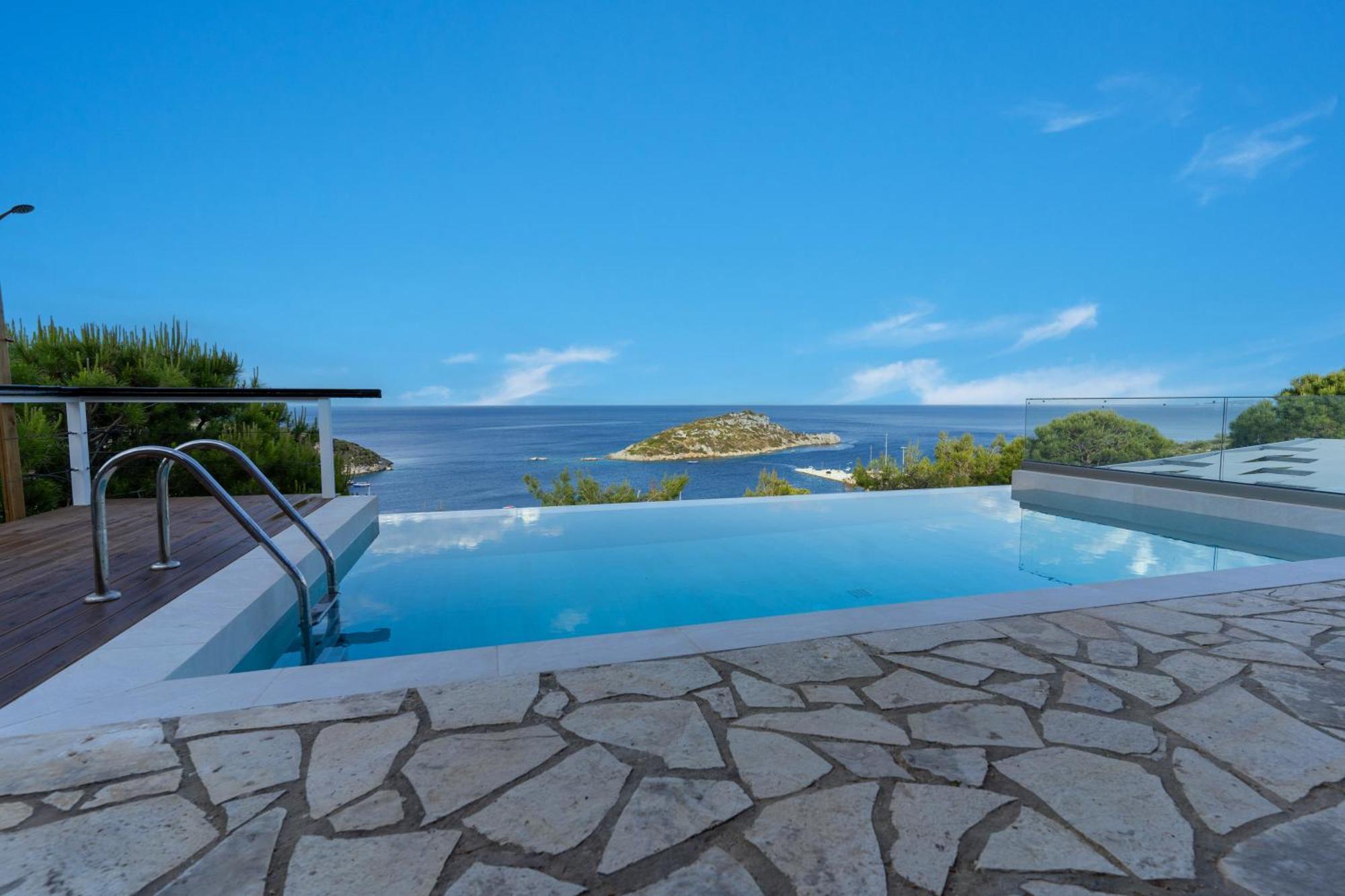 Coastal Paradise Found - Komis' Private Pool Retreat آغيوس نيكولاوس المظهر الخارجي الصورة