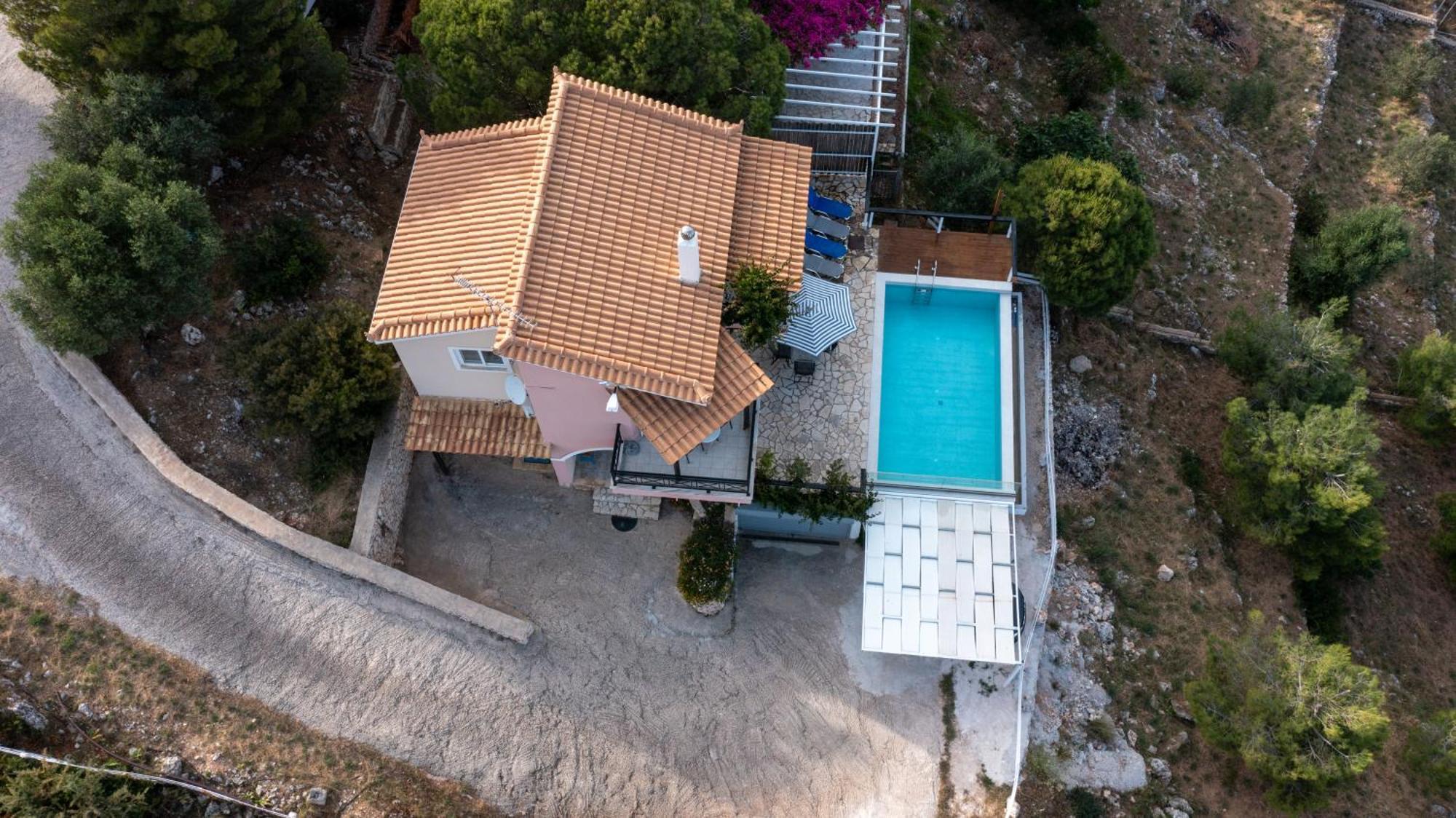 Coastal Paradise Found - Komis' Private Pool Retreat آغيوس نيكولاوس المظهر الخارجي الصورة